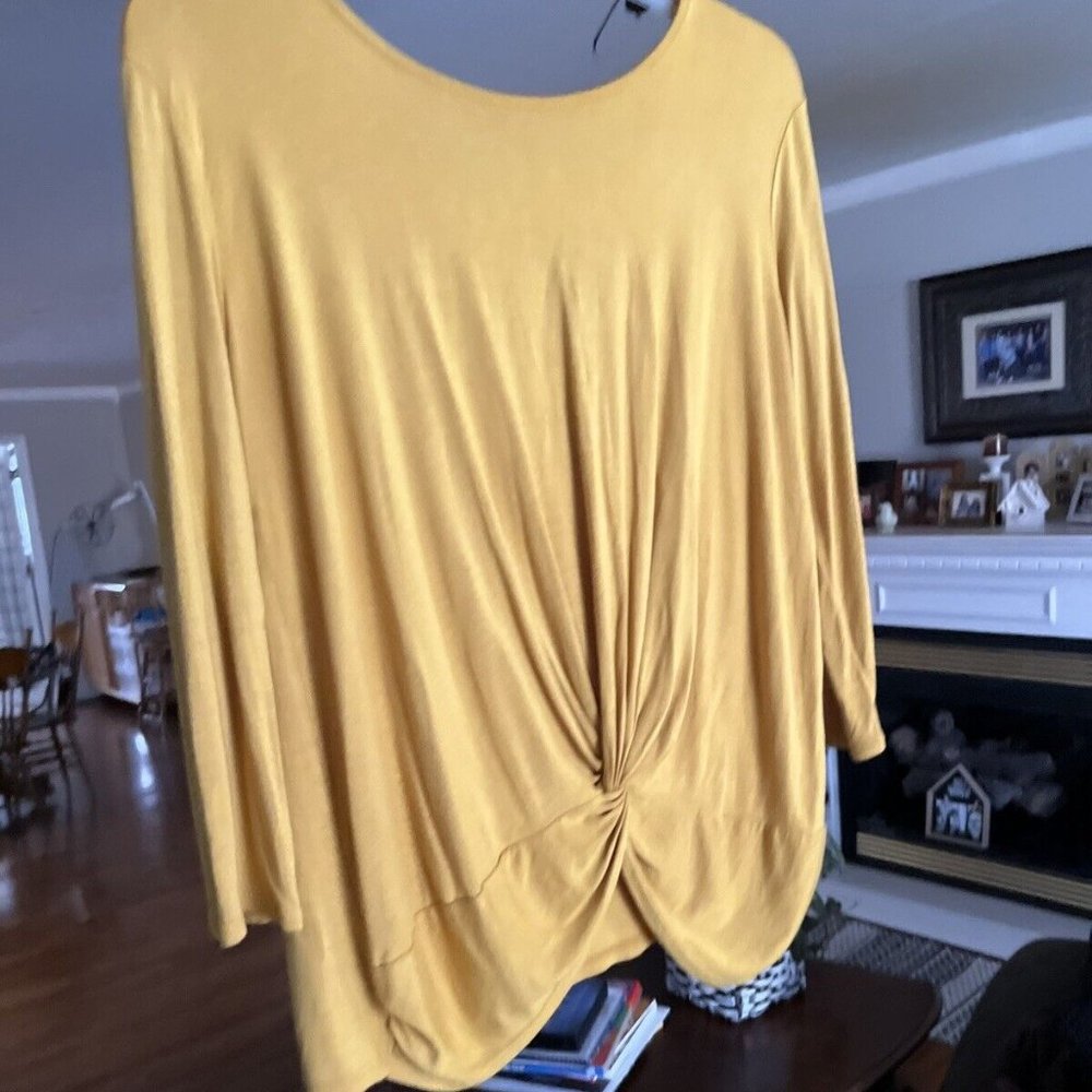Women’s ADARA 1/4 Length sleeves Shirt ,blouse, top size S Stretchy For Med